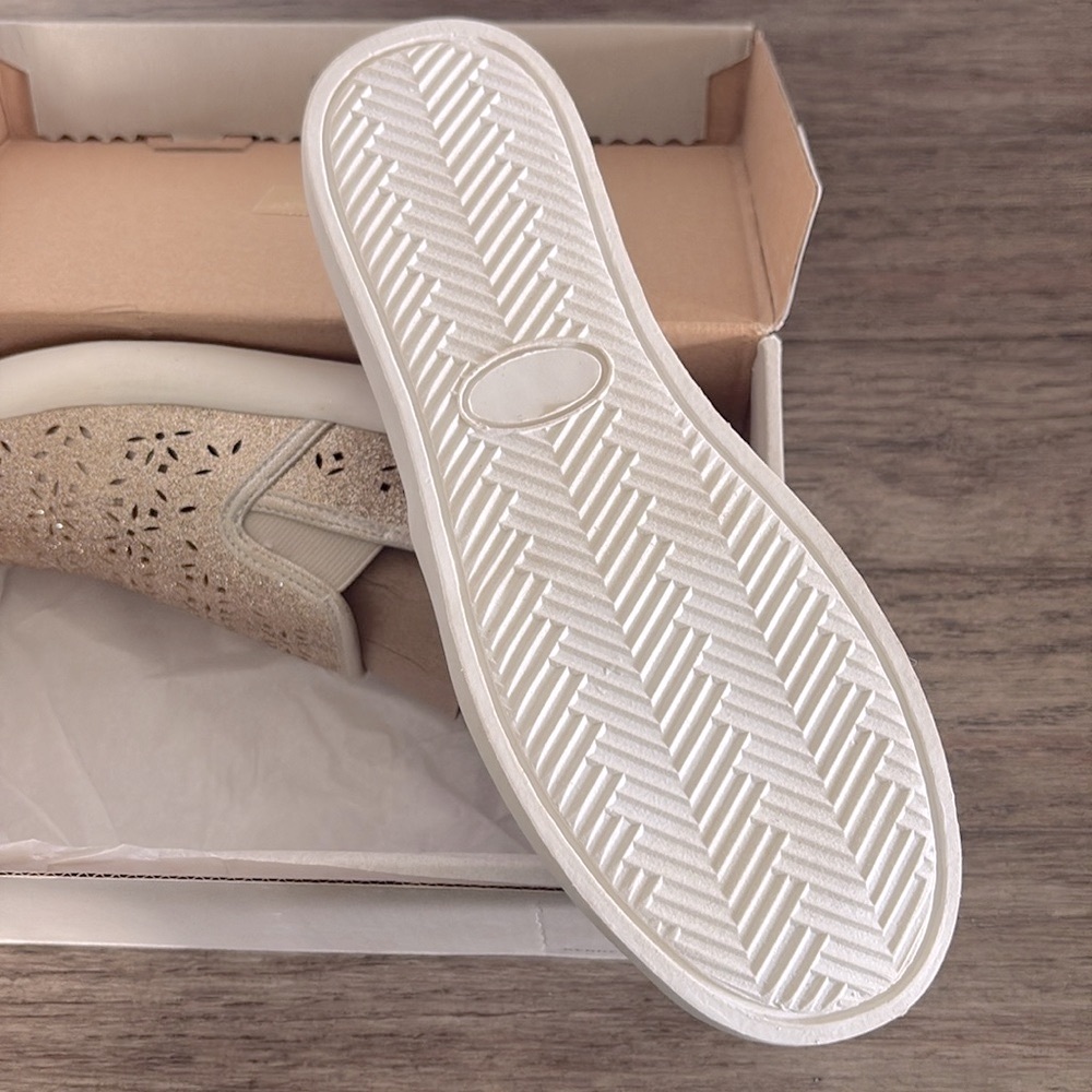 NIB [Kenneth Cole] Reaction Gold Shimmer Slip On Starburst Sneaker Women's Sz 5 - Picture 10 of 13